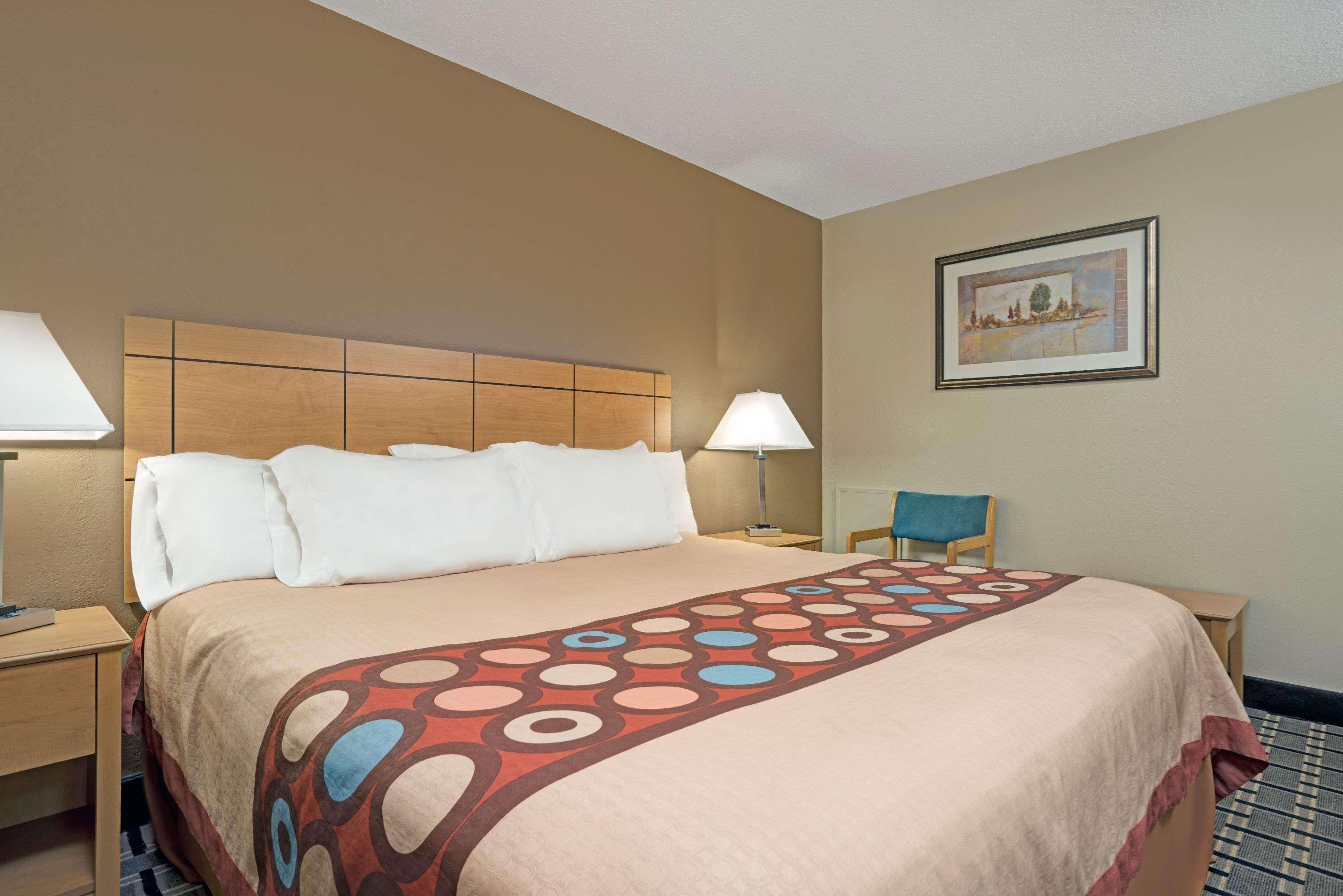Super 8 By Wyndham Melrose Hotel Buitenkant foto