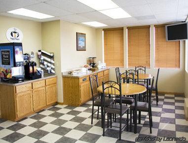 Super 8 By Wyndham Melrose Hotel Restaurant foto